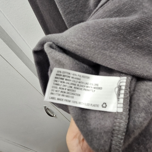 Isabel Maternity Gray Boo Crew Graphic Maternity Sweatshirt NWT size Medium - Picture 6 of 7